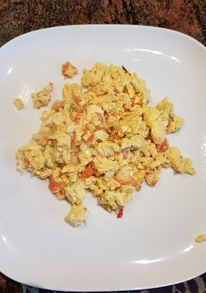 A picture of Mexican Scrambled Eggs.