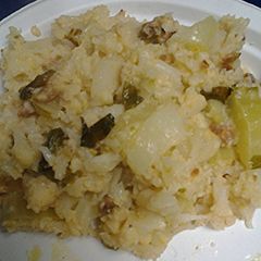 A picture of Creamy, cheesy, cauliflower pistachios.