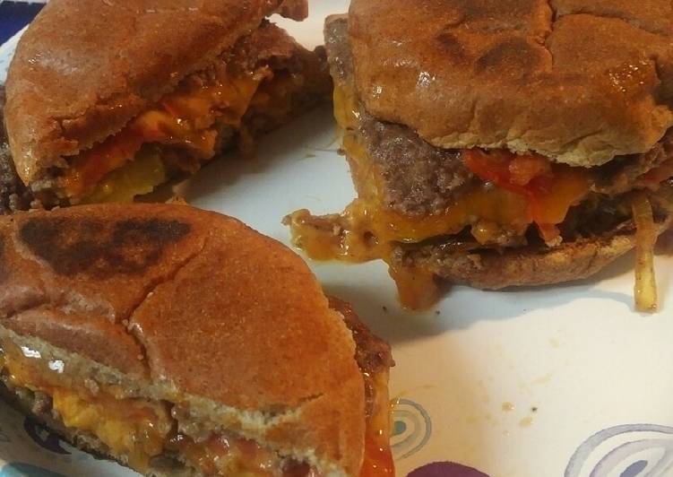 Steps to Prepare Homemade Stuffed Cheeseburgers