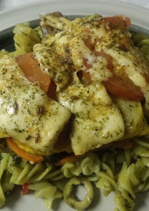 A picture of Pista Pesto Pasta with baked Veg & Halloumi.