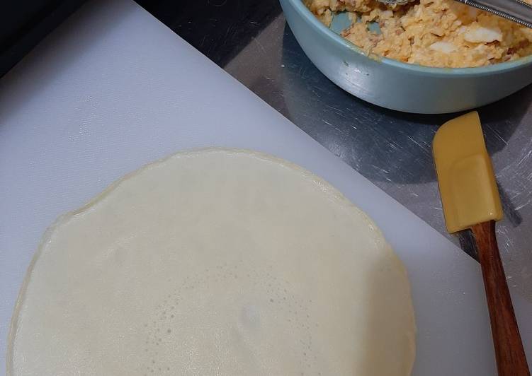 Bagaimana Menyiapkan Risol Egg Smoke Beef Mayonaise and Cheese, Menggugah Selera