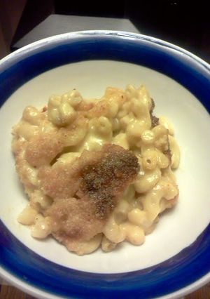 A picture of super cheesy crispy mac.