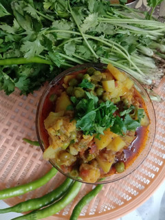 વટાણા નું શાક (Vatana Shak Recipe In Gujarati) રેસીપી મુખ્ય ફોટો