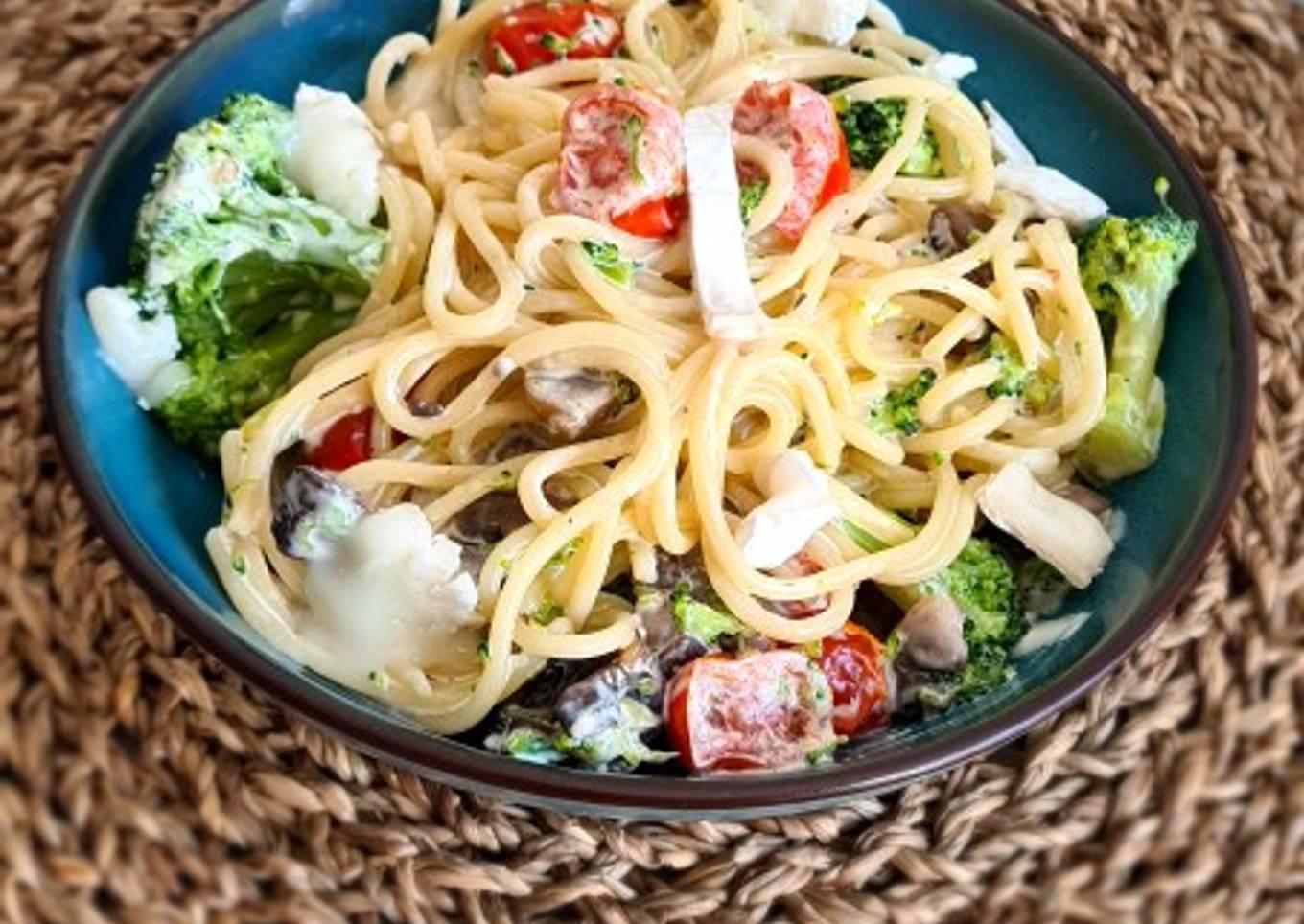 Spaghetti brocolis et fromage de chèvre