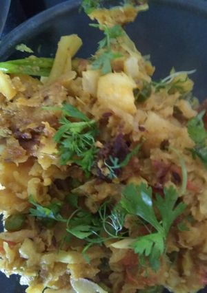A picture of Cabbage Potatoes stir fry (bandhakopir ghonto).