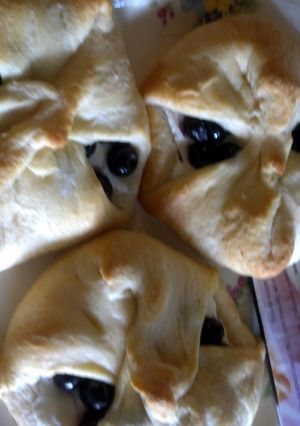 A picture of Blueberry Puffs.