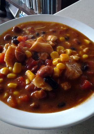 A picture of 8 can taco soup.