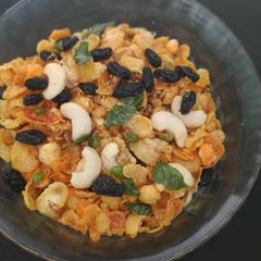 A picture of Navratna Chivda 😋.