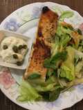 Salmón grillé con alioli de berenjena