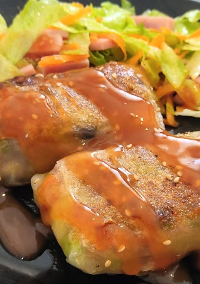 Una foto de Rollitos de primavera con obleas de arroz + Salsa agridulce