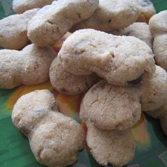 A picture of Peanut Butter and Chocolate Chip Cookies.