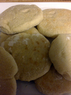 A picture of pita bread.