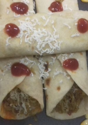 A picture of Noodles rolls.