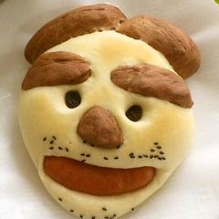 A picture of Creative Face Bread.