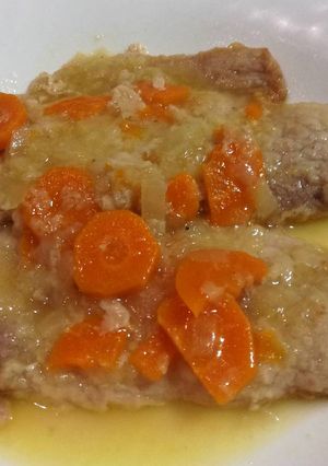 Foto principal de Lomo en salsa de cebolla y zanahoria (muy fácil)