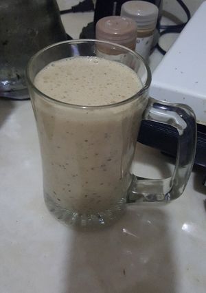 Una foto de Batido de ciruelas, avena y chía