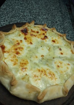 Una foto de Tarta de cebolla y queso 🧅 🧀