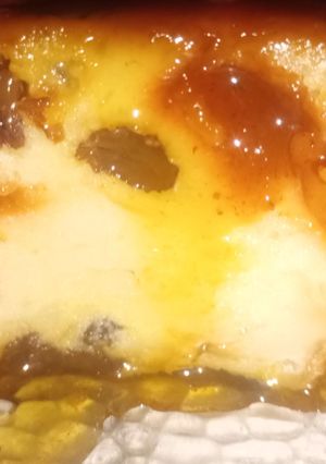 Una foto de Budín de pan con membrillo y pasas