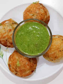 सूजी अप्पे (Suji appe recipe in Hindi) रेसिपी मुख्य फोटो