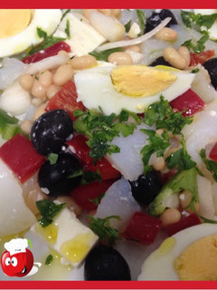Una foto de Ensalada de alubias y bacalao