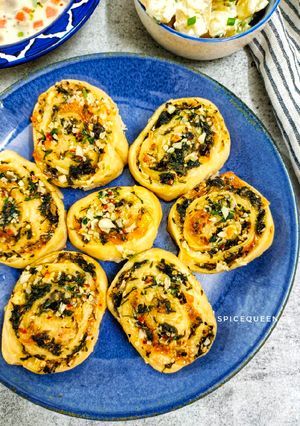 A picture of Spinach and Feta Rolls/ Buns.
