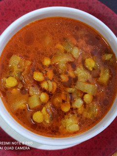 रेड लौकी और चना दाल की सब्जी (lauki aur chana dal ki sabzi recipe in Hindi) रेसिपी मुख्य फोटो