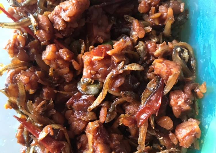 Langkah Mudah untuk Menyiapkan Sambel goreng tempe, pete, ikan teri Anti Gagal