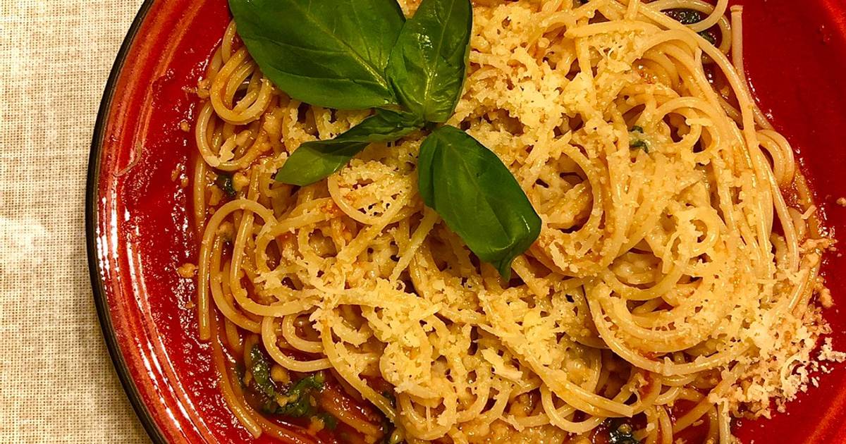 итальянская паста с томатным соусом. спагетти в томатном соусе. итальянская паста с томатным соусом. итальянская паста с томатным соусом. итальянская паста с томатным соусом.