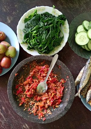 Foto resep Sambal Trasi mentah tomat