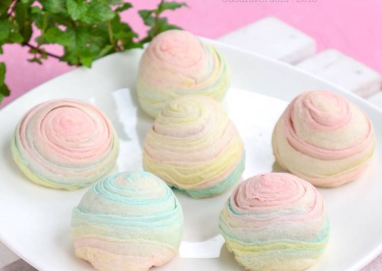 Unicorn rainbow pastry mooncake (spiral mooncake)