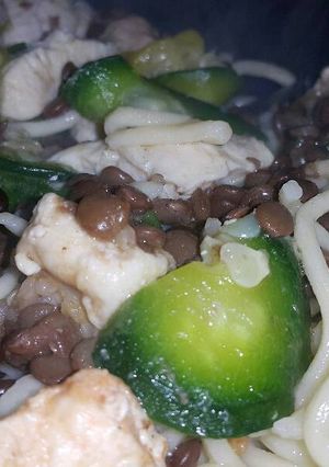 Una foto de Zapallitos +Fideos +lentenjas