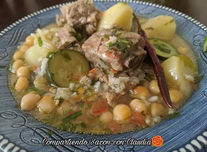 Una foto de Costillitas en su jugo con verduras🌹