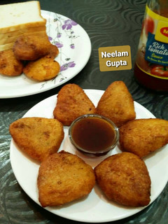 पनीर पोटैटो ब्रेड हार्ट (paneer potato bread heart recipe in hindi) रेसिपी मुख्य फोटो