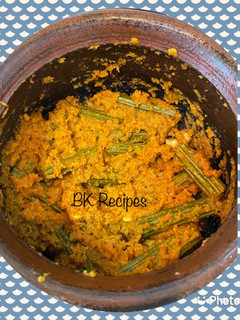 முருங்கைக்காய் மசாலா கறி (Murunkaikaai masala kari recipe in tamil) செய்முறை முக்கிய புகைப்படம்