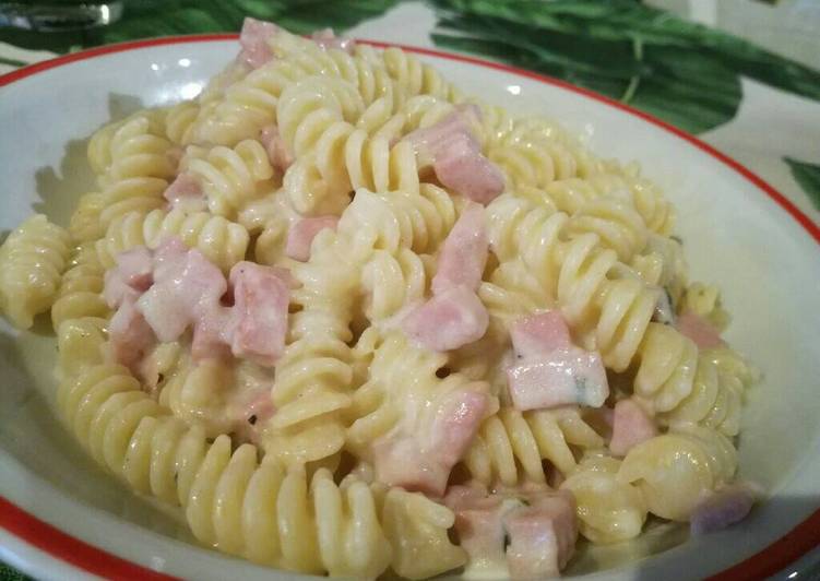 Ricetta Fusilli Con Prosciutto Cotto E Salsa Di Pecorino Di Vera Cookpad