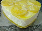 Una foto de nata y limones