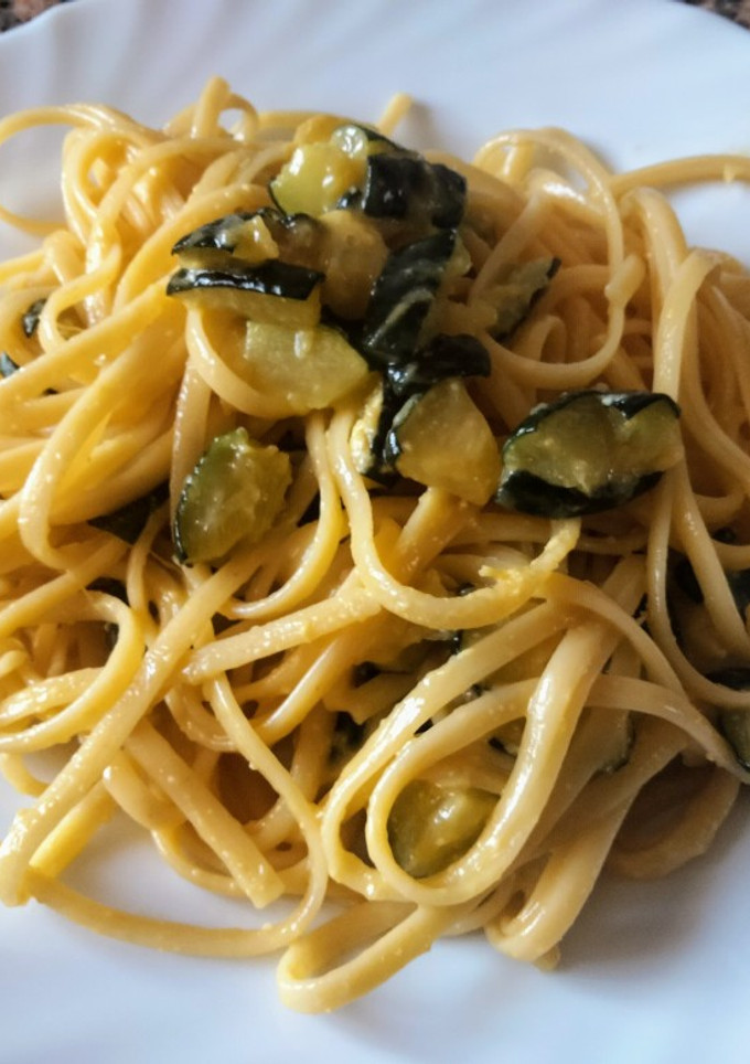 Una foto de Tallarines a la carbonara vegetal