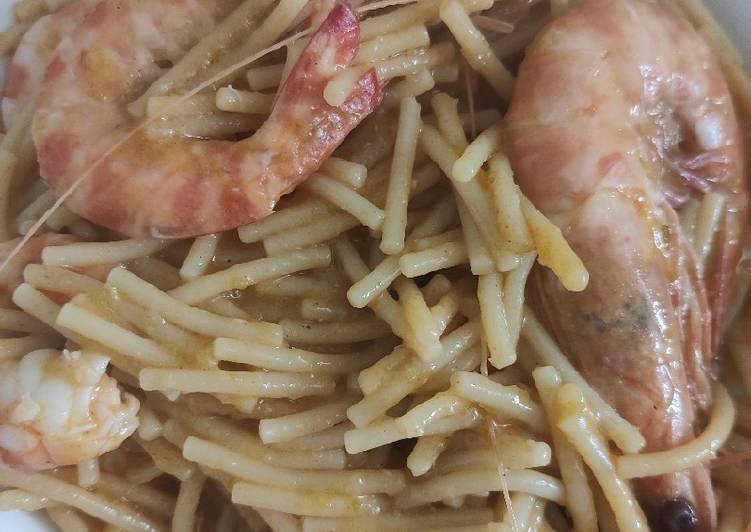 Fideos con langostinos