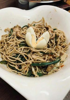 A picture of Spaghetti with eggs.