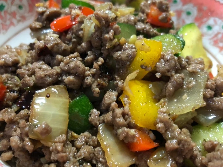 Cara Gampang Membuat Resep Stir Minced Beef with sautéed Zucchini and Bell Peppers yang Menggugah Selera