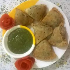 Chicken cheese samosa A picture of Chicken cheese samosa.