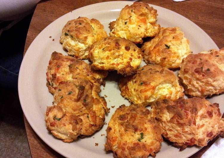 Easiest Way to Make Homemade Cheddar Biscuits
