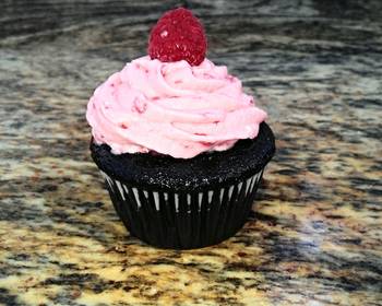 Easy Make Recipe Sinfully Chocolate Cupcakes with Raspberry Buttercream Icing Delicious Steady