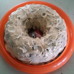 A picture of Green Velvet Cake.