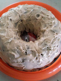 A picture of Green Velvet Cake.