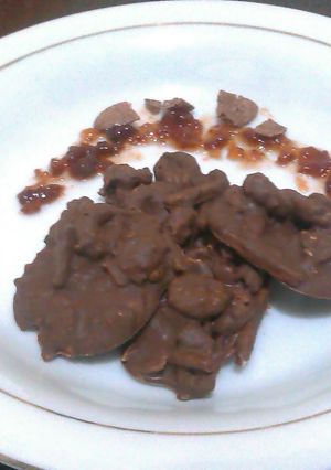 A picture of Chocolate chips and nuts.