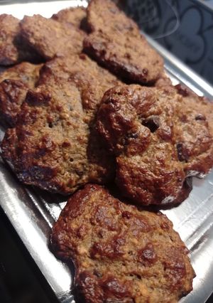 Una foto de Galletas integrales de avena y plátano con chocolate