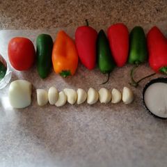 A picture of Johnnie B's Spicy/Sweet Sriracha Sauce.