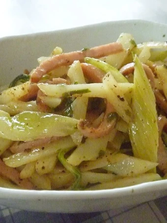 Easy Way Make Stir-Fried Celery &amp; Potato with Grainy Mustard, Mayo, and Soy Sauce the Delicious Perfect