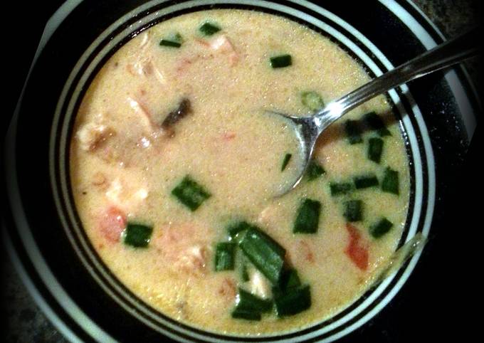 Recipe of Super Quick Homemade Tom-kha-gai (spicy coconut chicken soup)